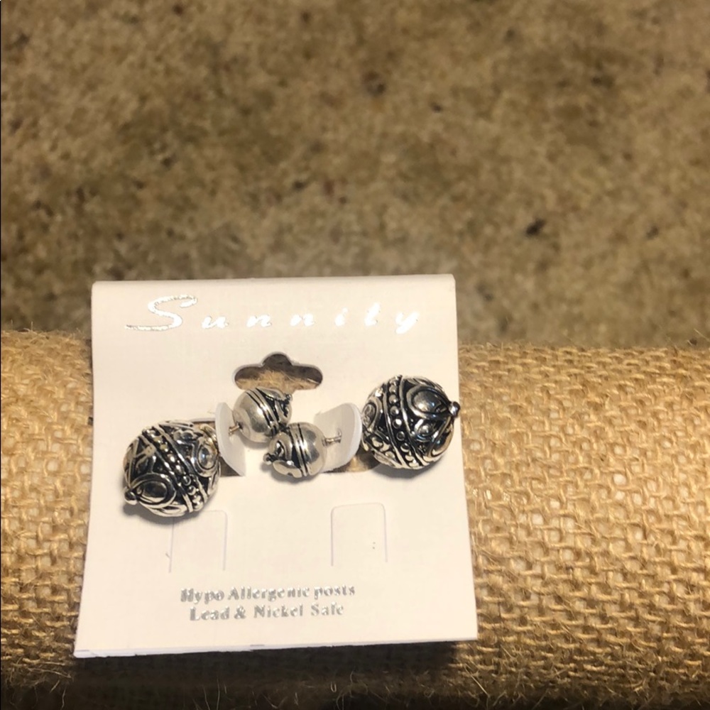 Double ball earrings